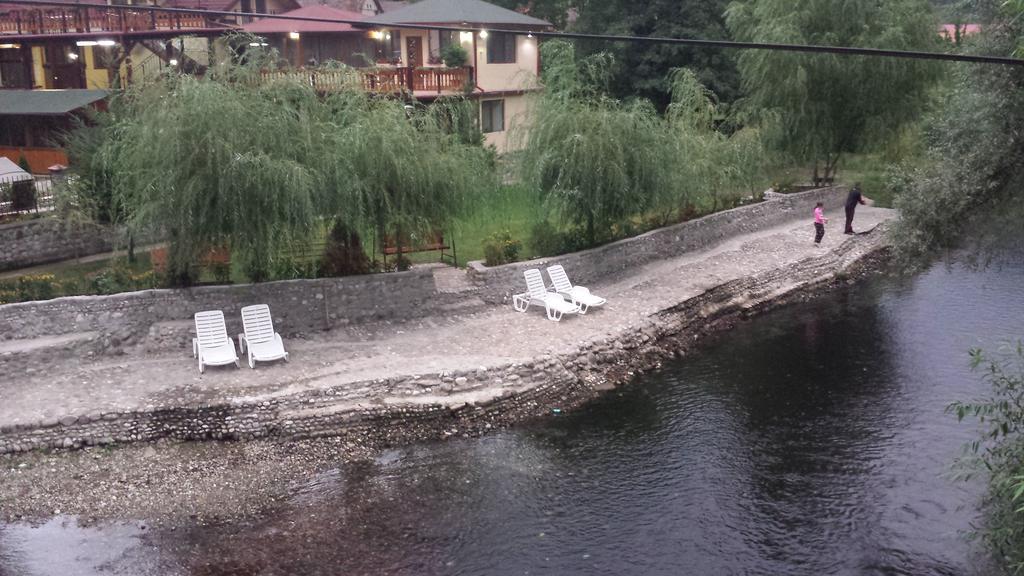 Pension Cuibul Viselor Băile Herculane Exterior photo