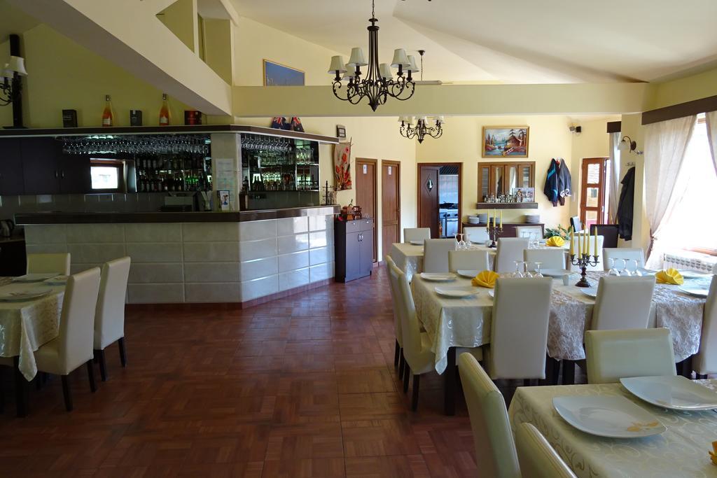 Pension Cuibul Viselor Băile Herculane Exterior photo