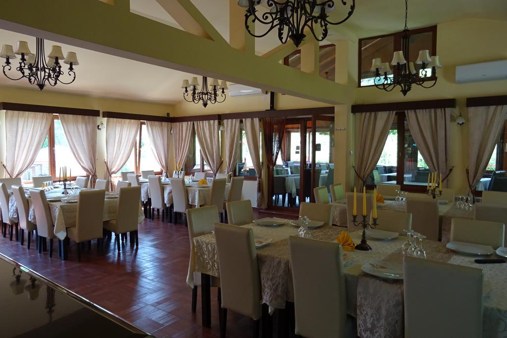 Pension Cuibul Viselor Băile Herculane Exterior photo