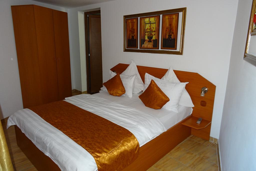Pension Cuibul Viselor Băile Herculane Exterior photo